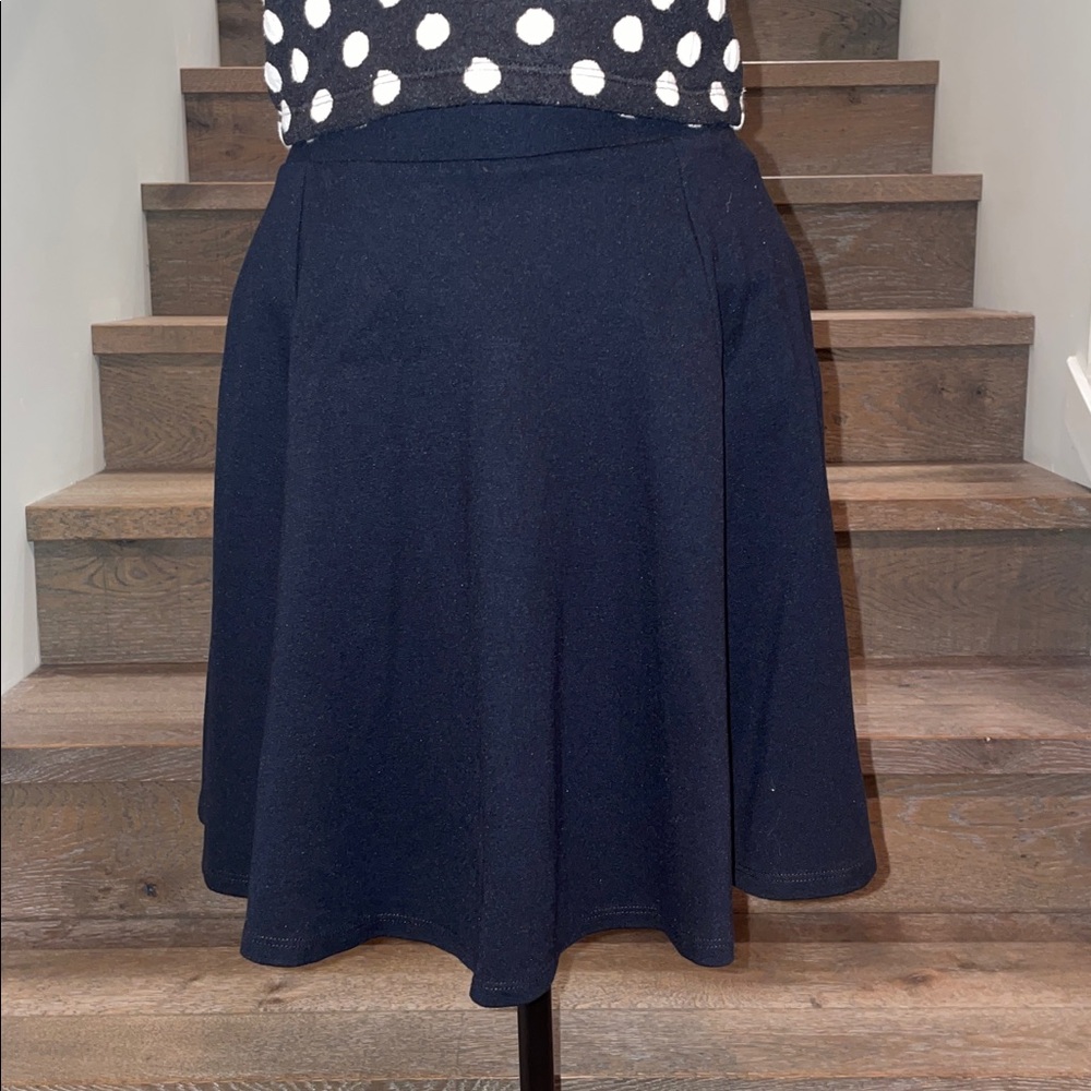 Black Skirt - Picture 3 of 6
